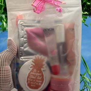 Lip Care Gift Set (Pink)